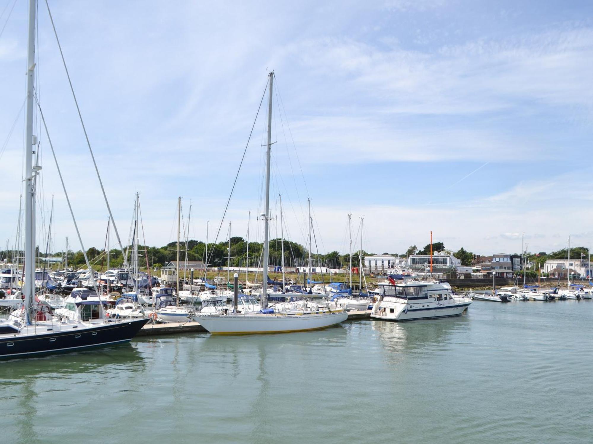 Irenic Lodge Netley Marsh Dış mekan fotoğraf